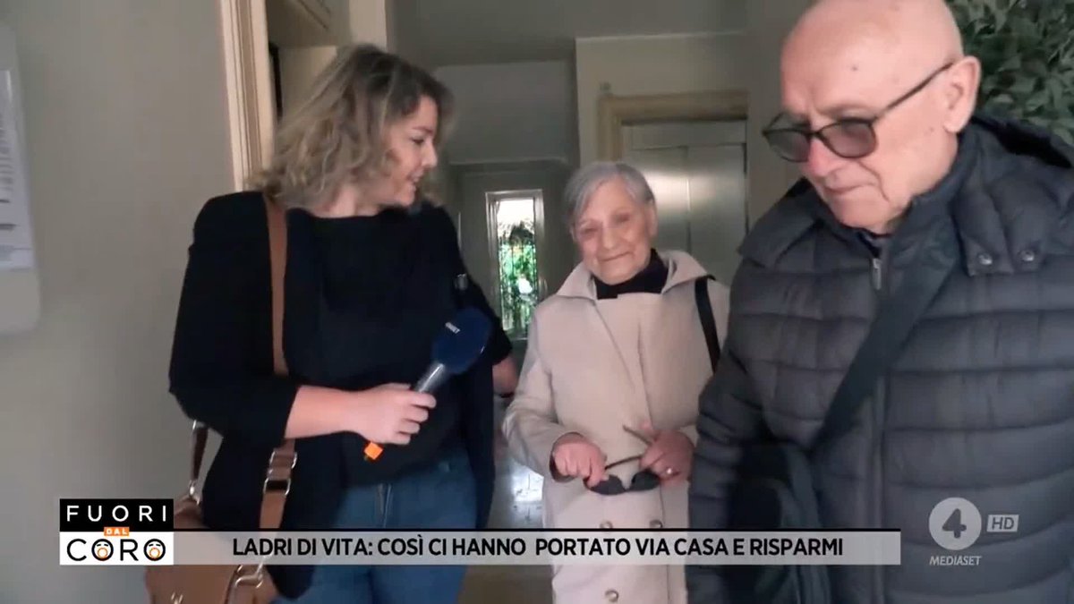 Comprano una casa a #Muggiò, in Brianza, e quando ne prendono possesso scoprono che è abusiva e che deve essere demolita. Loro escono, vanno in affitto, vincono la causa ma il costruttore risulta nullatenente, quindi non paga, ma continua a lavorare tranquillo. #Fuoridalcoro