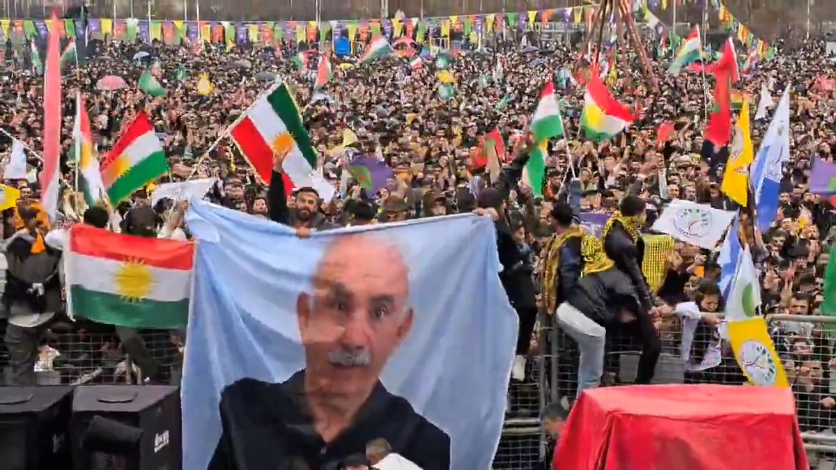 Bu görüntüleri izleyip hala “barış-kardeşlik olacak” diyen ya aptaldır yada hain…