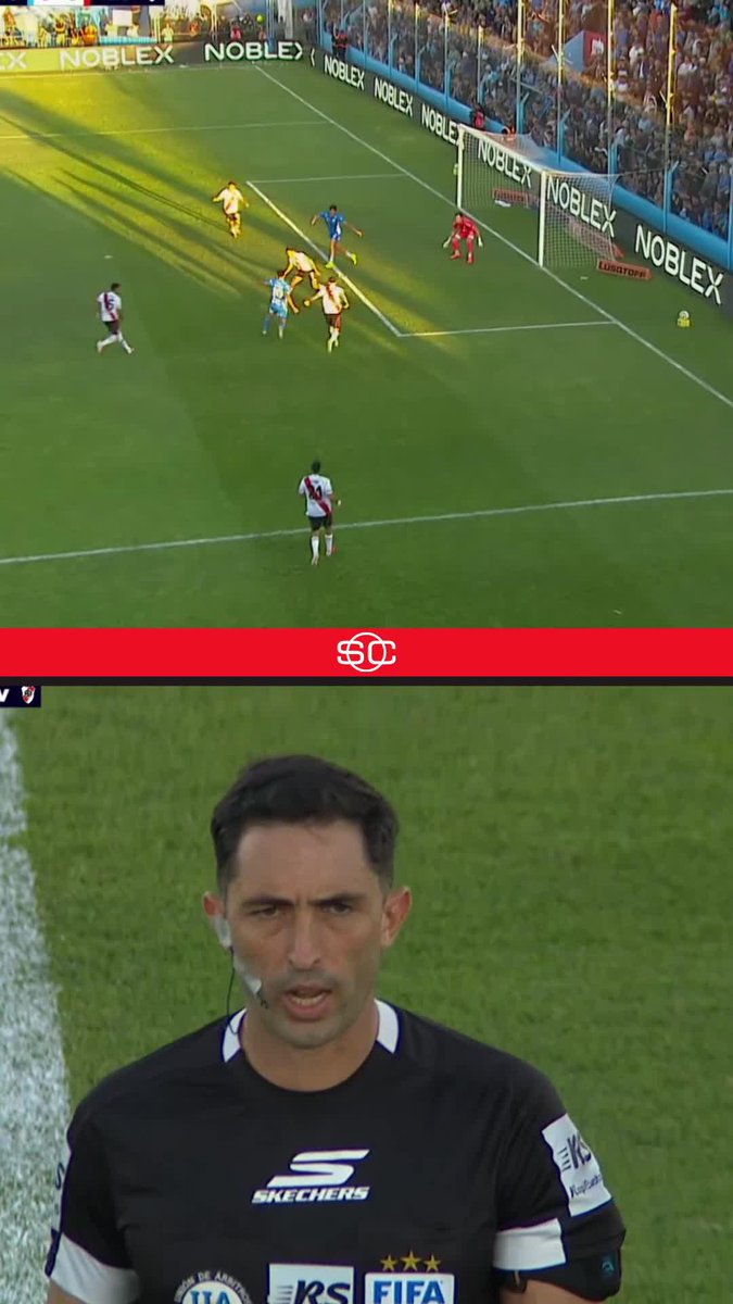 LA GRAN POLÉMICA DE LA TARDE EN CÓRDOBA. Arasa, vía VAR, le anuló un golazo a Tomás González por una obstrucción al Chino Martínez Quarta que se puede apreciar en la repetición... ¿Fue correcta su decisión?