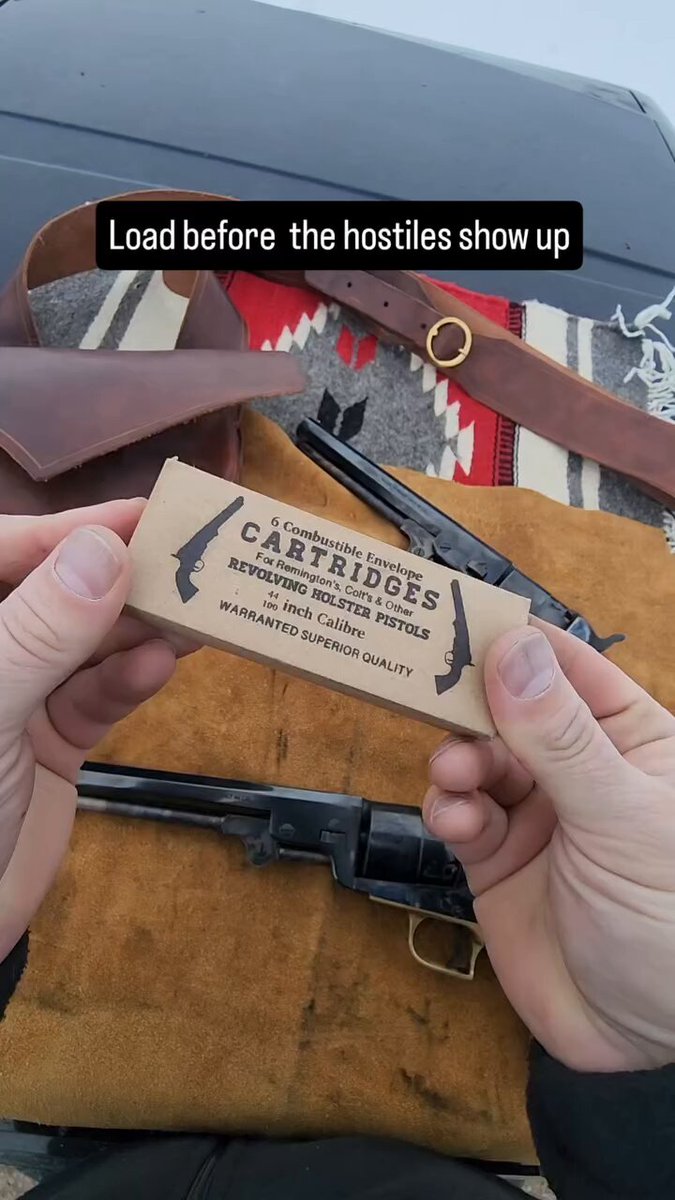 Carrying 4 pistols is faster than reloading 😂