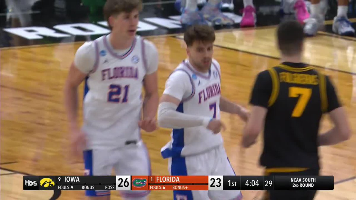 Urban Klavzar spots up 🎯 #MarchMadness Florida Gators Men’s Basketball