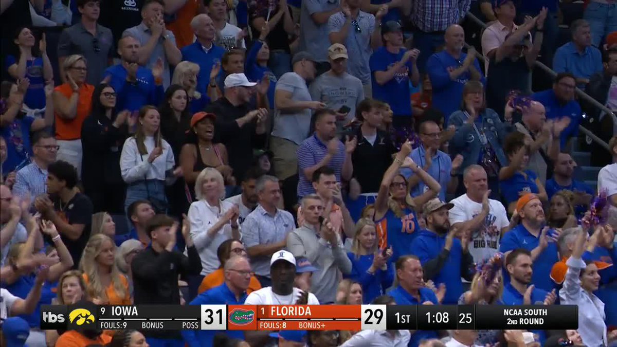 Alex Condon soars for the jam 🔨 #MarchMadness Florida Gators Men’s Basketball