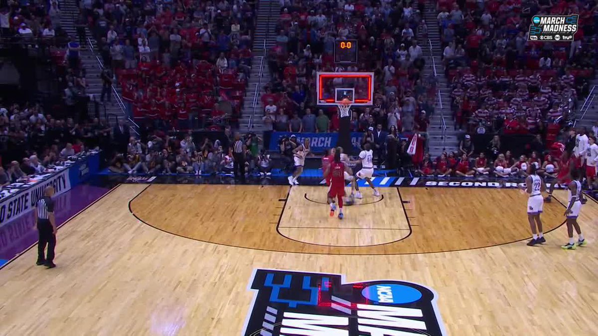 It’s even WORSE from this angle. Darryn Peterson’s situational awareness on Dylan Darling game-winning buzzer beater is absolutely ATROCIOUS I just don’t understand it