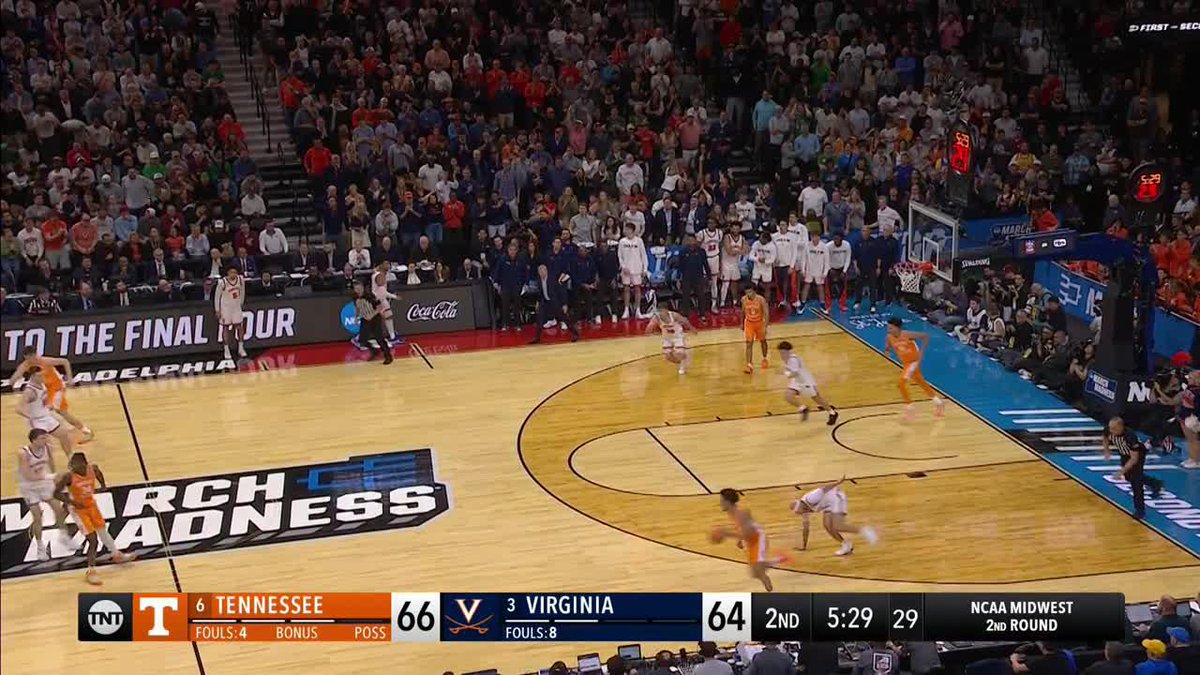 CLEAR THE LANE 🗣️ #MarchMadness Virginia Men's Basketball