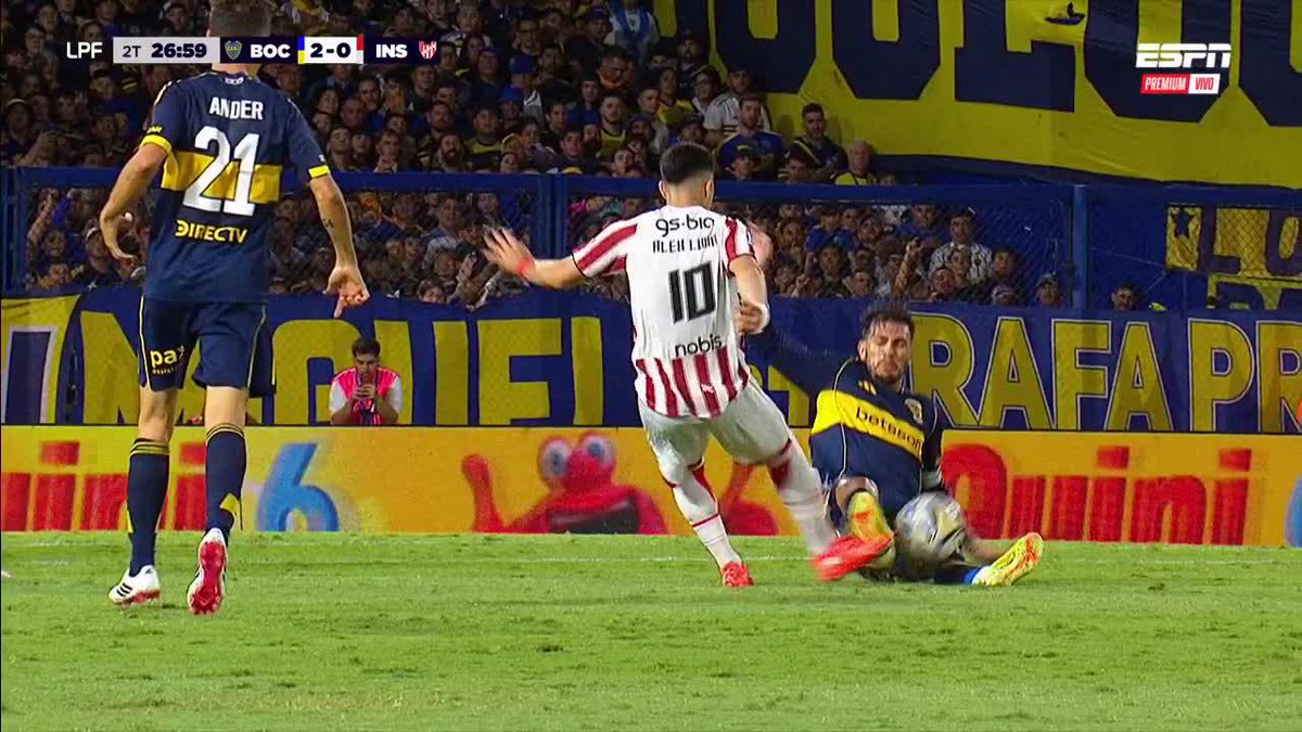 ❗️PAREDES LE METIÓ UN PLANCHAZO DE CÁRCEL A LUNA PERO PARA LATORRE EL JUGADOR “ESTÁ ACALAMBRADO” 👉Boca siguió a River e Independiente y robó de lo lindo 🤷Es que el 5 rompió a Luna y Leandro Rey Hilfer no lo expulsó ❌Antes le anuló un gol a Instituto