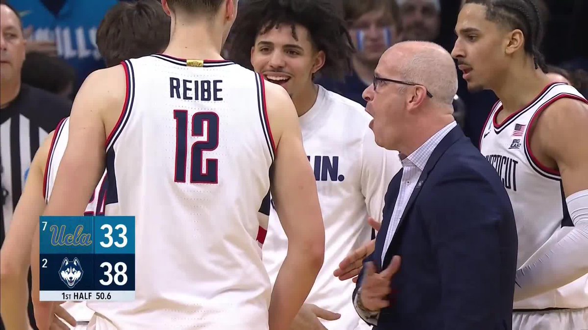 Braylon Mullins drains a long ball and Coach Hurley is HYPED for him 🔥