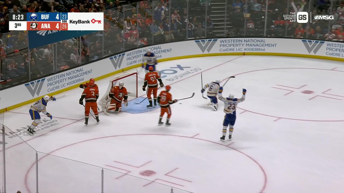 THIS SABRES TEAM NEVER QUITS, DOWN 4-2 IN THE 3RD AND NOW UP 5-4 WITH 8 TO GO!!!! 😤🚨
