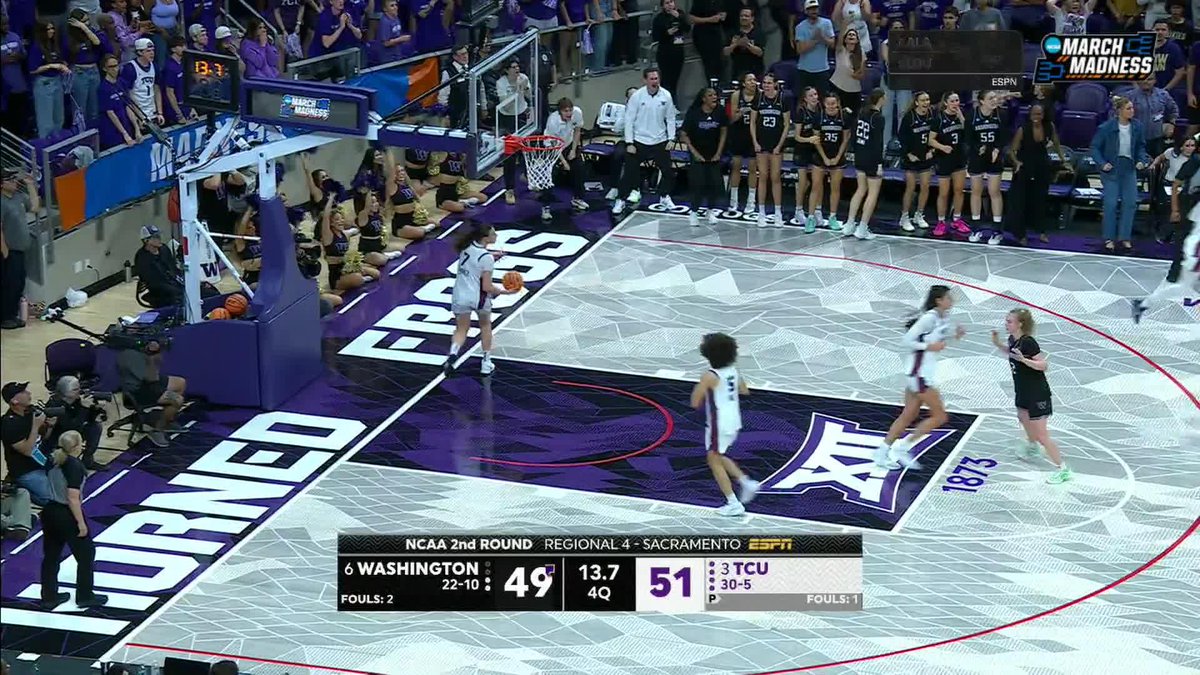 6-seed Washington is fighting for the upset against 3-seed TCU in OT 🔥