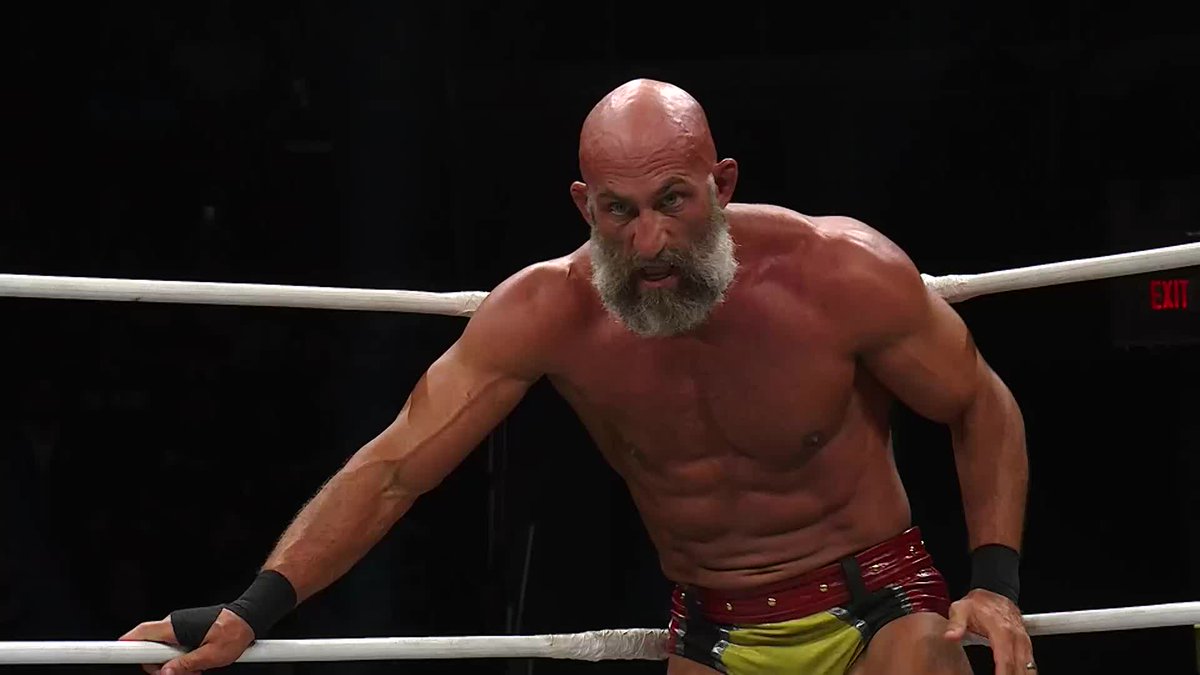The Psycho Killer Tommaso Ciampa CRACKS @IAmLioRush with his exposed knee for the victory! Watch Slam Dunk Sunday #AEWCollision on TNT &amp; HBO Max