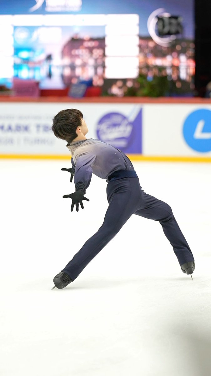 Olympic medalist Yuma Kagiyama is ready to light up Prague. ✨⛸️ Speed, flow, and that signature precision… could this be his moment to own the ice? 👀🔥 #WorldFigure #FigureSkating