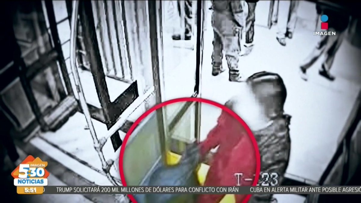 Se filtran fotos del video de las cámaras de seguridad que muestran cómo #VianeyEsmeralda, madre de #EitanDaniel, lo trasladó sin vida en un costal para deshacerse del cadáver. #NoticiasImagen #ImagenNoticias530 con MARLENE 🦋, Nuria GiL y Brisseida Moya