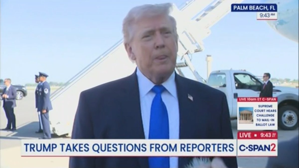 Newsmax reporter: "Mr. President you deployed ICE agents to American airports—" Trump: "Who are you with?" Newsmax reporter: "Newsmax." Trump: "You're not doing a very good job." Newsmax reporter: "You deployed ICE agents to airports—" Trump: "Did you hear me? You're not doing a good job."