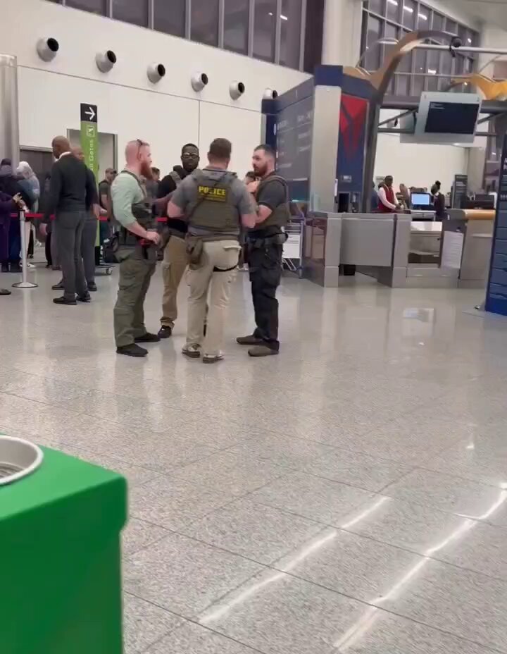 ICE sure is doing a shit job of helping TSA. We’re paying these dumdums to stand around while TSA agents are working for free. Per usual ICE is completely useless and will end up causing more problems than are already there. 😒🙄😒