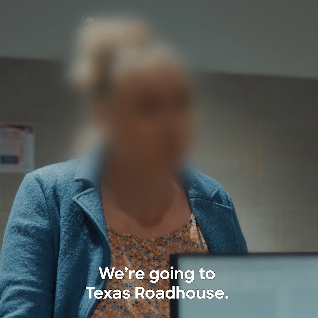 Detroit officer grows suspicious when her 'tourist attraction' is Texas Roadhouse. See more on #Contraband: Seized at the Airport, Monday at 8P on Discovery.