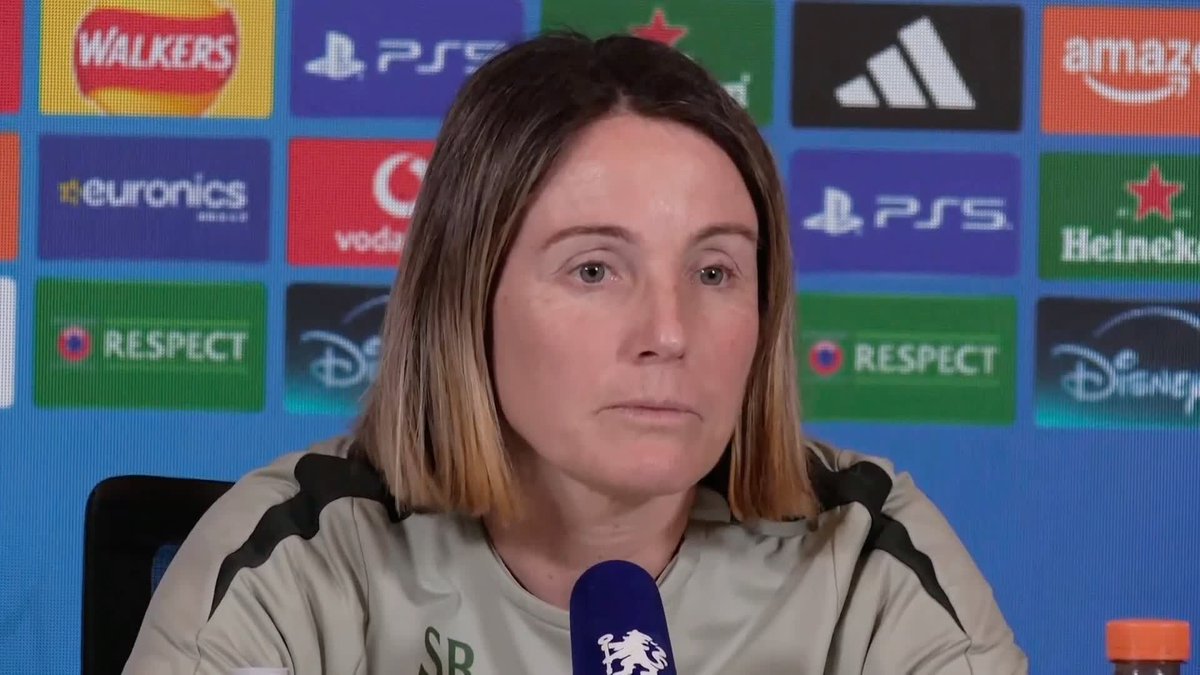 "Everything is under control" 💪 Sonia Bompastor reflects on Chelsea's injury concerns after they were pictured training with just eight out-field players ahead of their Women's Champions League quarter-final against Arsenal 🔵