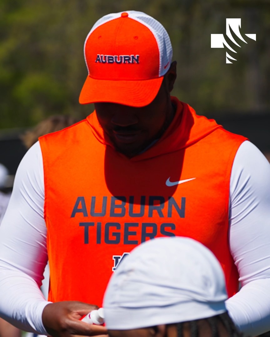 "Do you know that I've played for a natty and you have not?" 😂 Kodi Burns mic'd up on the WarEagle+ Content Network: 📺