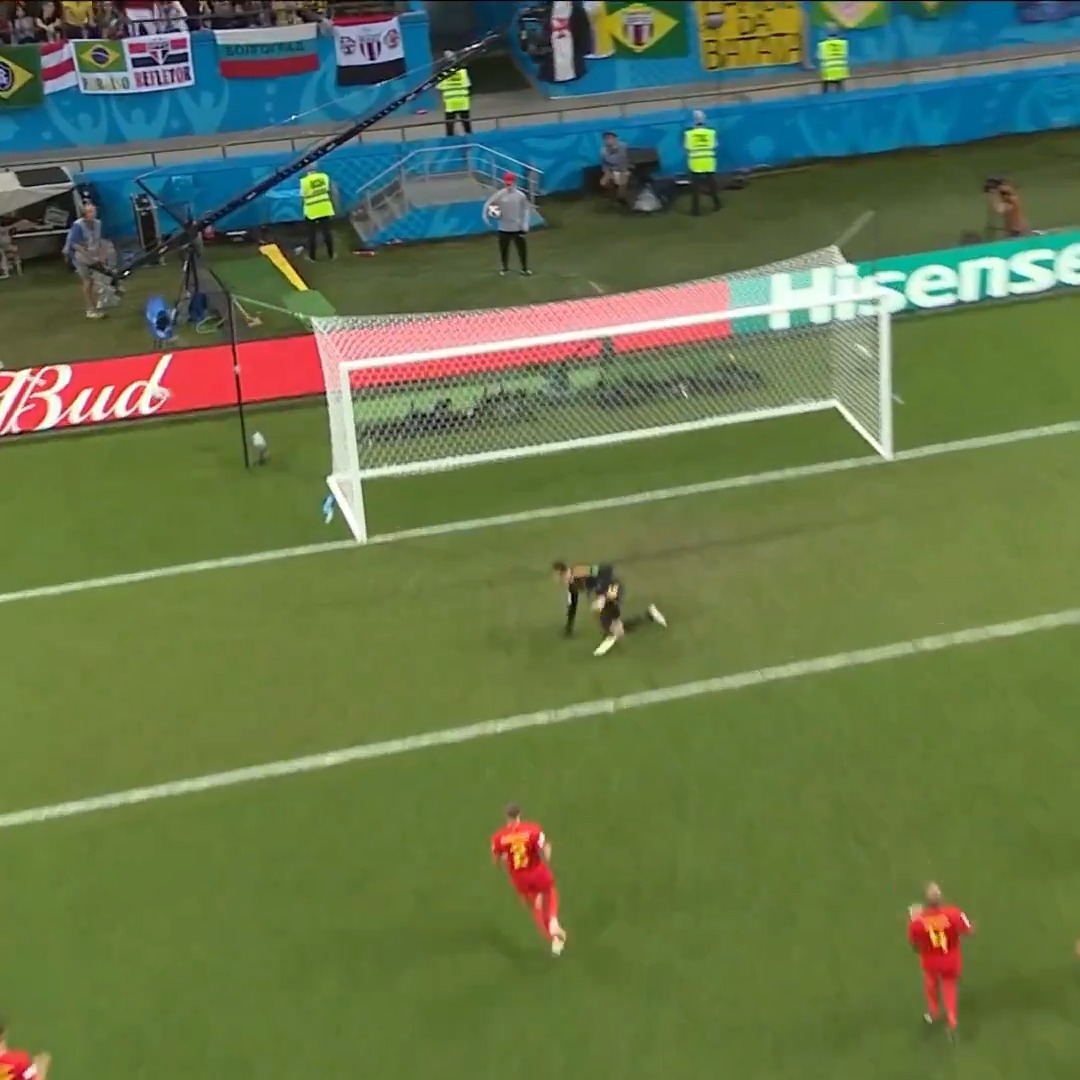 Até hoje eu não entendo porque o Renato Gaúcho bateu no canto direito do Courtois. Era aquela chapada clássica que ela dá, sem marcação. A perna do rei tremeu!