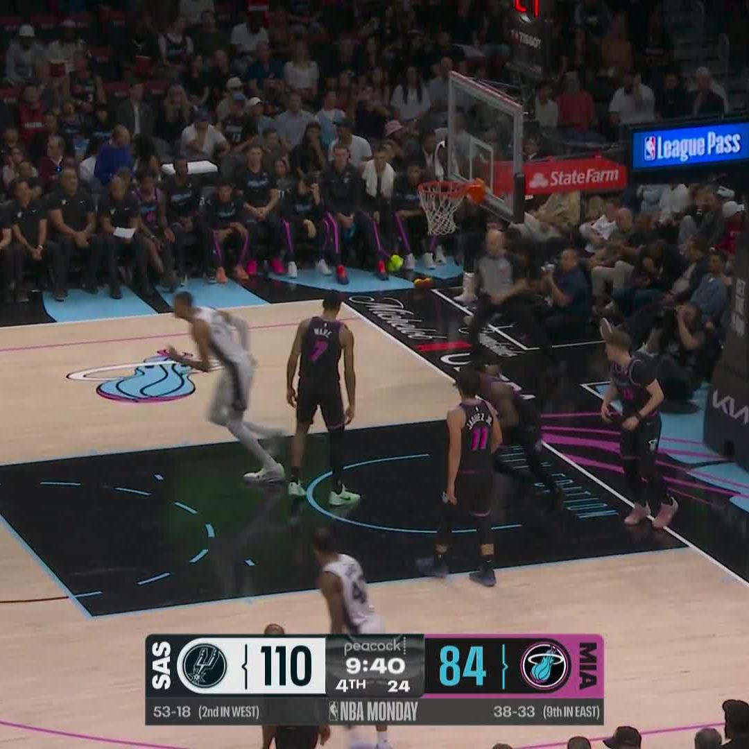 A HIGHLIGHT FILLED WEMBY PERFORMANCE THAT YOU HAVE TO SEE TO BELIEVE! 26 PTS 15 REB 5 BLK 4 AST