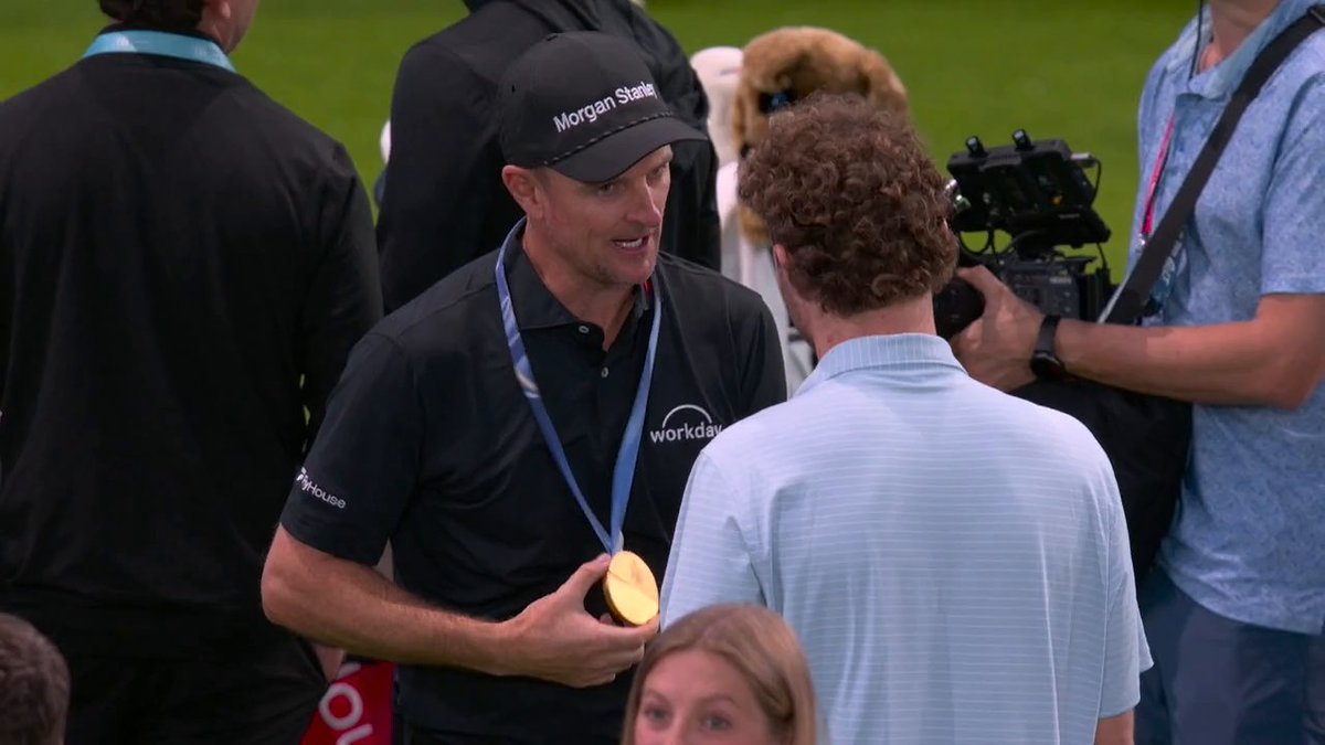 "A touch heavier than mine" 😂 Just two gold medalists in Justin Rose and Matthew Tkachuk catching up 🥇