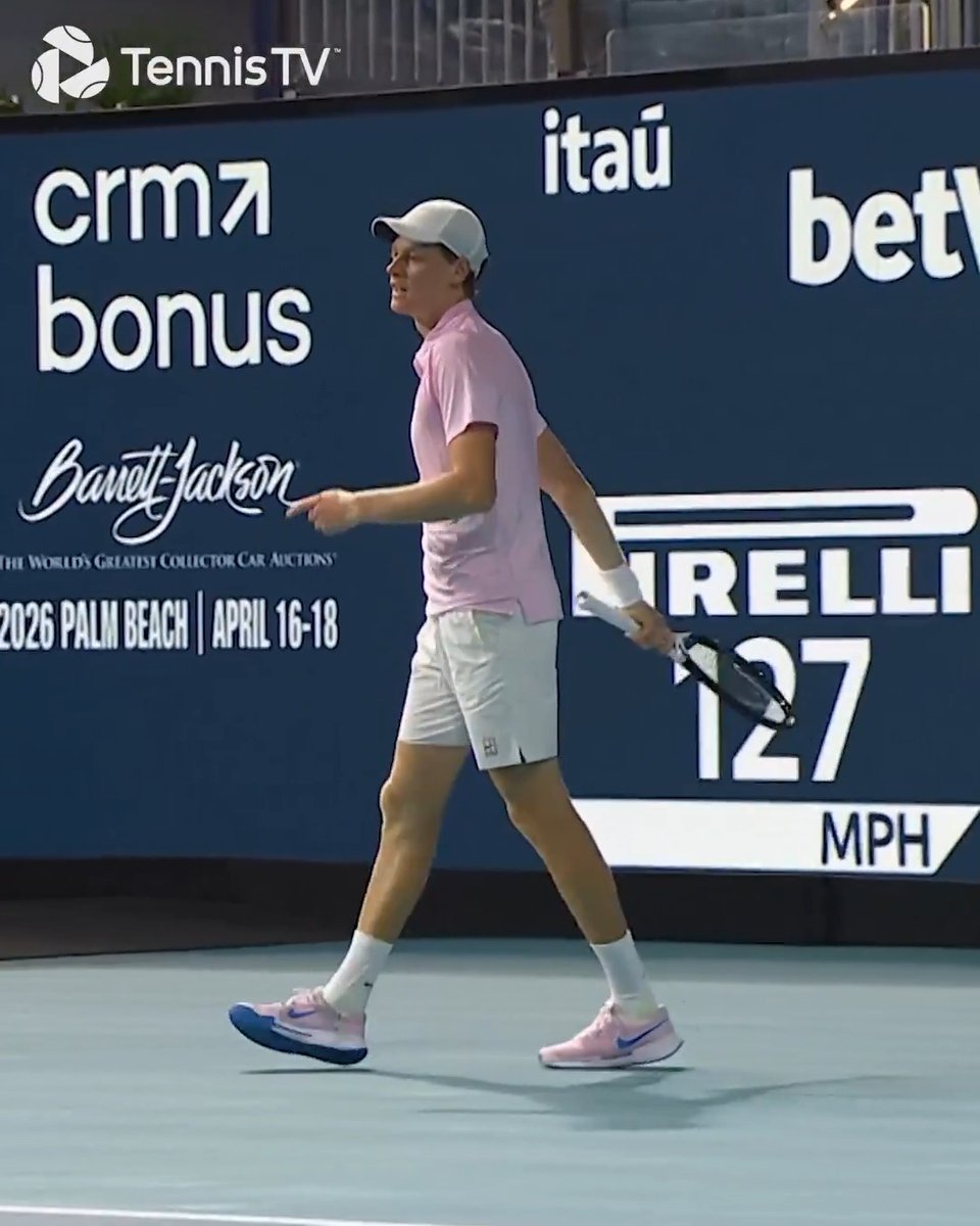 Jannik Sinner showed great sportsmanship by conceding the point during his match against Corentin Moutet in Miami. “I think I touched it. I give you the point.” The man is pure class. ❤️