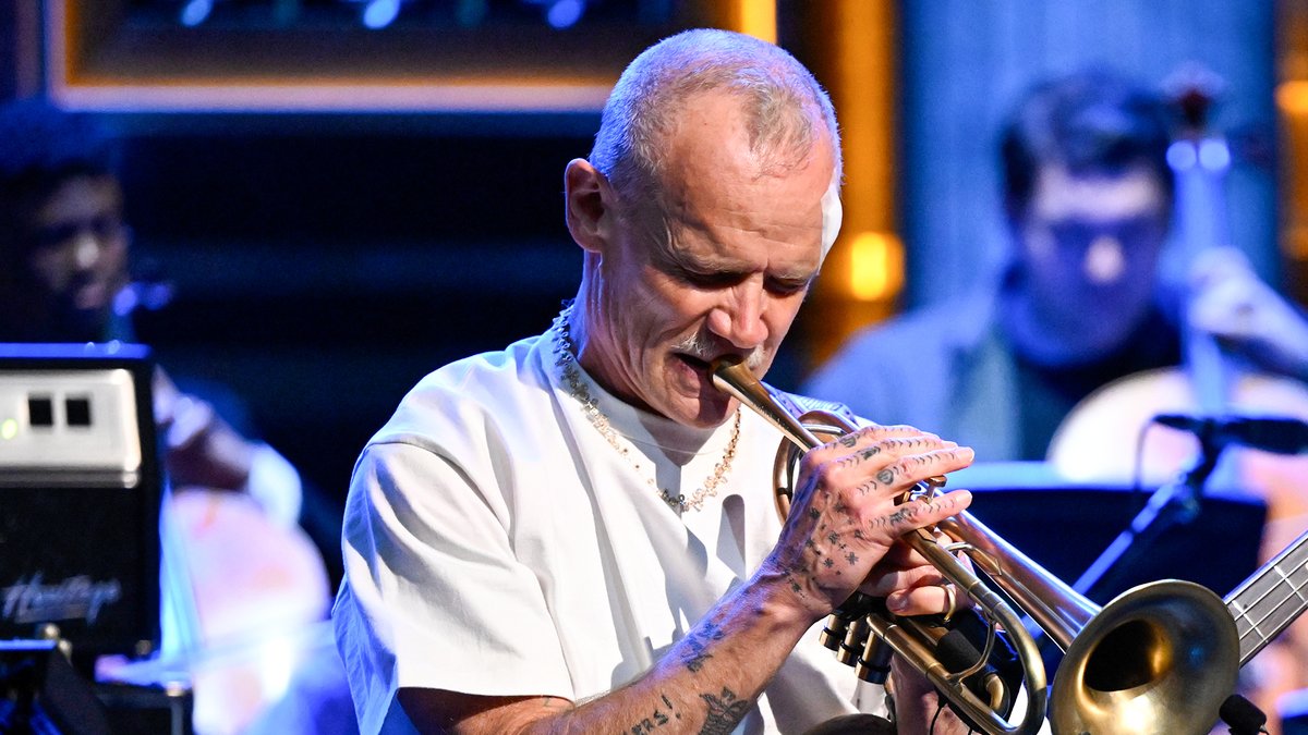 .Flea performs “Thinkin Bout You”! Watch the full performance ⬇️ #FallonTonight