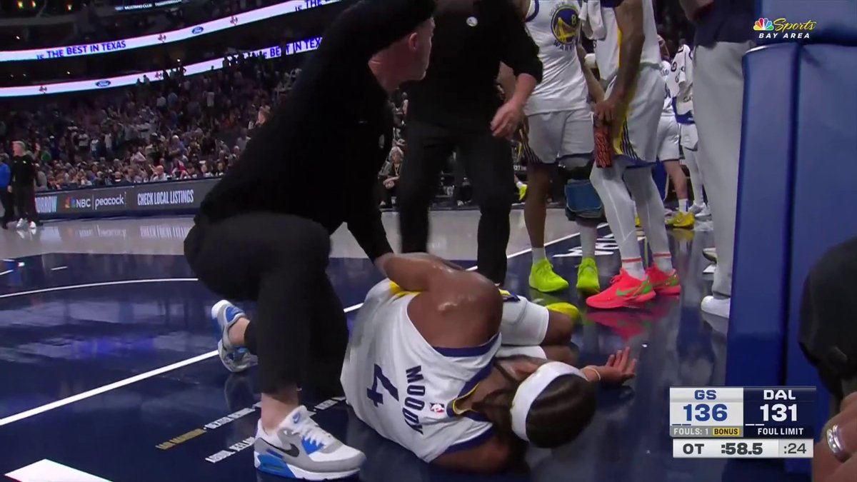 Moses Moody had to be carted off after appearing to suffer a leg injury on this play