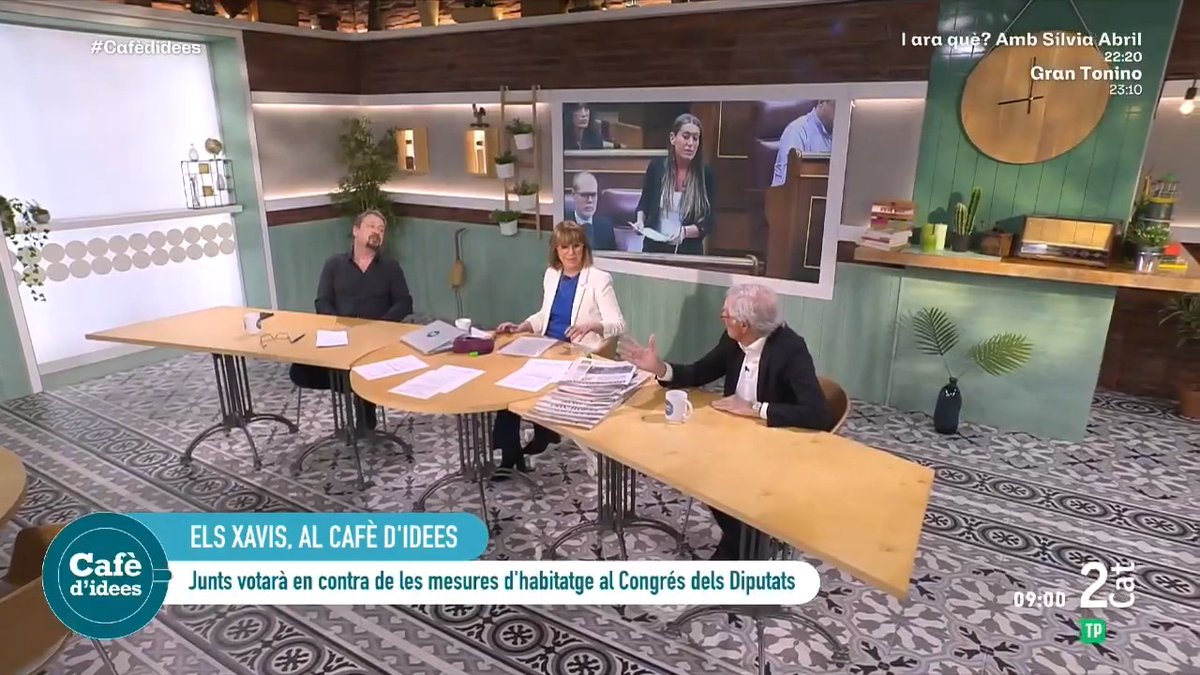 ☕ Xavier Domènech carrega contra el 'no' de Junts a les mesures d'habitatge: "És una vergonya. És el partit de la patronal de l'habitatge o de la gent catalana?" 🗣️ "És una caricatura. Tu ets corresponsable", li etziba Xavier Trias 📲