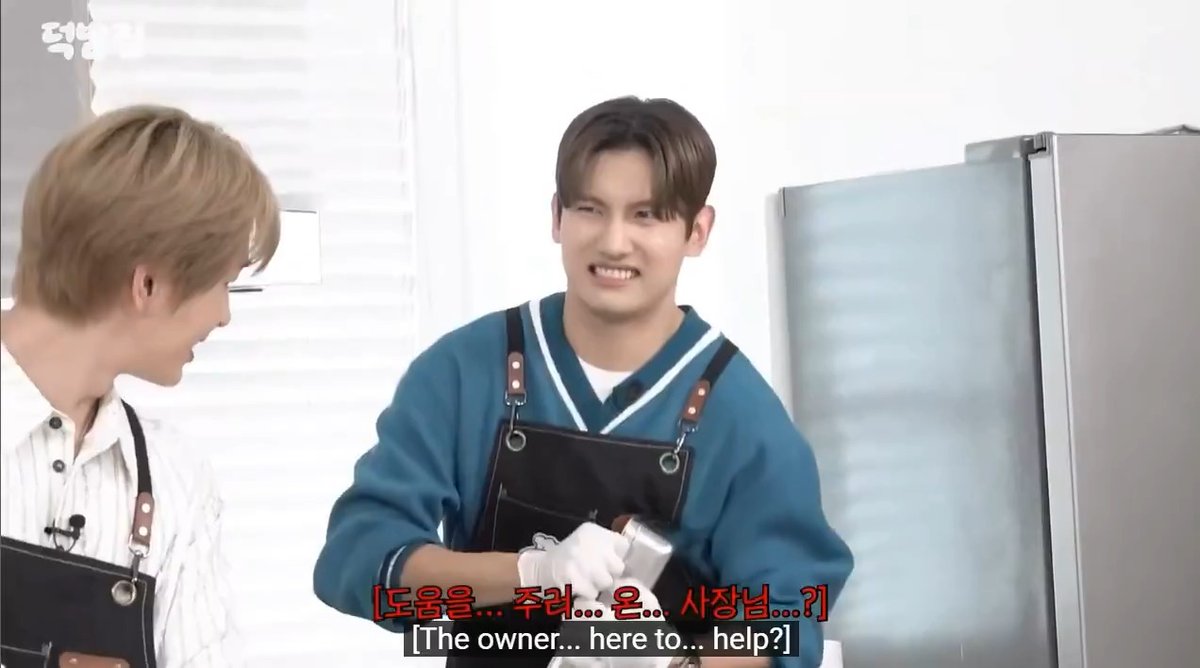 not changmin tried to open the container so hard, which later jinki opened it in mere seconds because he applied laws of physics??? pure comedy😭😂