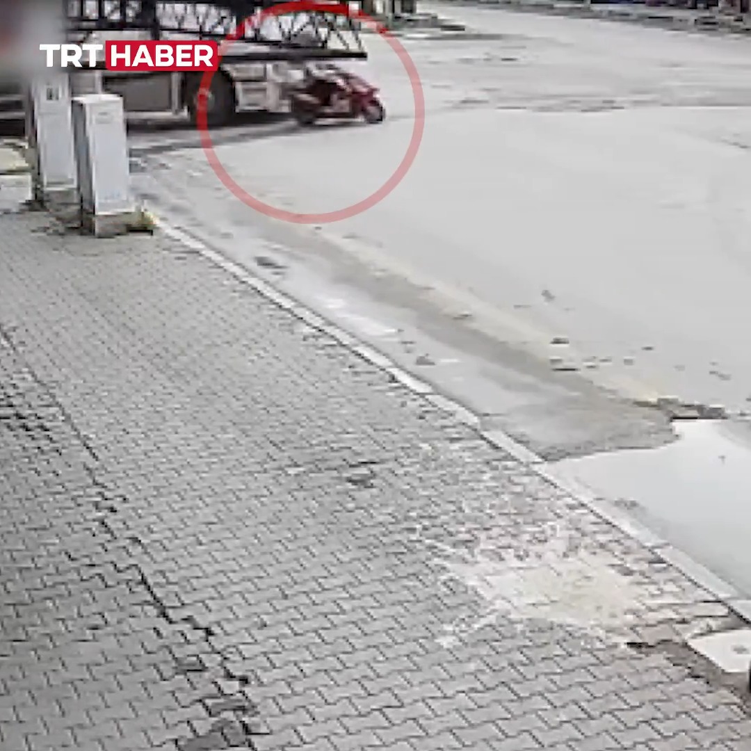 (Hassas) Osmaniye'de dönüş yapan tırın altında kalan motosiklet sürücüsü hayatını kaybetti.