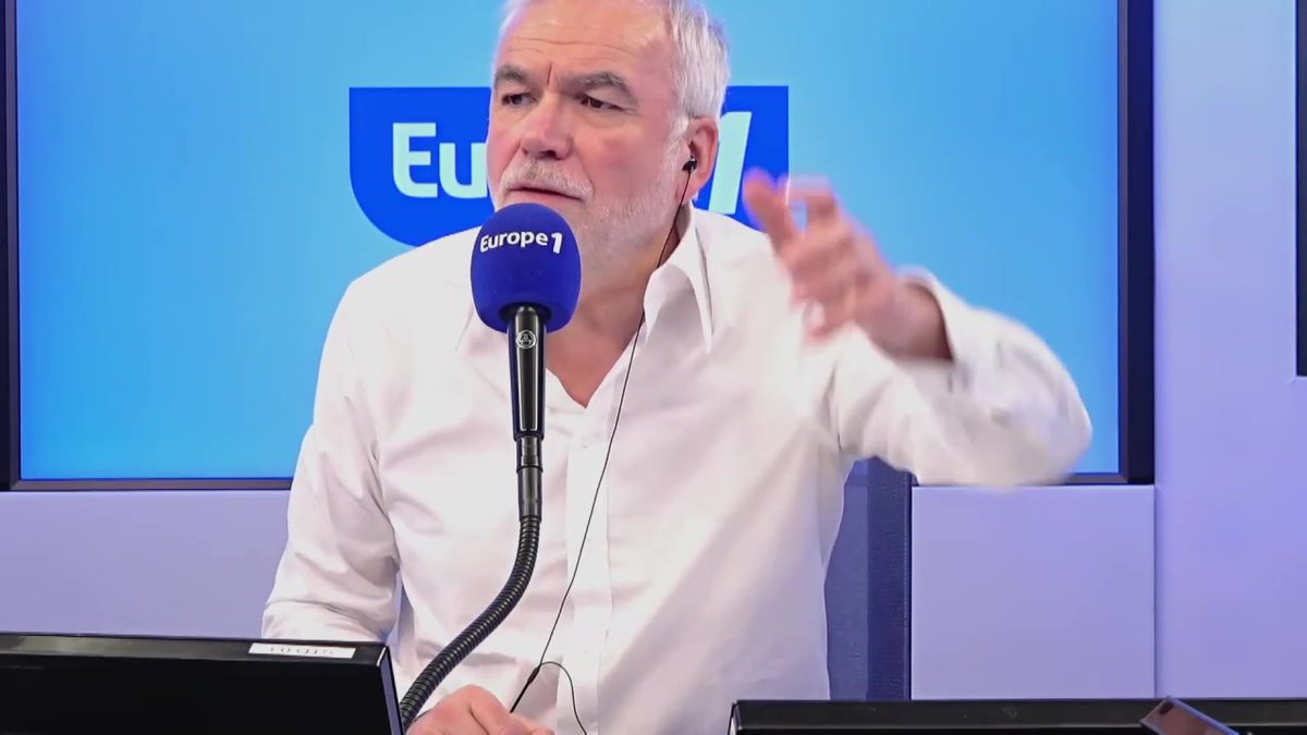 🔴 Tension entre Pascal Praud et André Vallini (ancien ministre PS) au sujet du dévoiement des logements sociaux en France. 👉 « C’est vous qui êtes scandaleux André ! Vous savez très bien que le logement social est devenu une arme électorale à gauche !»