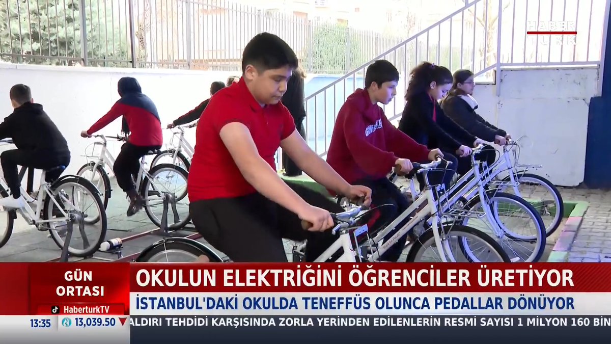Okulun elektriğini öğrenciler üretiyor İstanbul'daki okulda teneffüs olunca pedallar dönüyor.