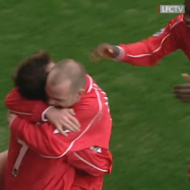 Unreal scenes on this day in 2002 as Smicer scores a last-minute winner against Chelsea to send The Reds top of the league 🤩