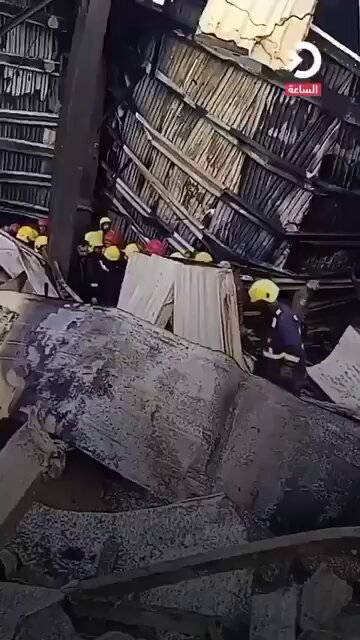 🚨#عاجل | تتحدث تقارير عن مقتل عدد من قيادات الحشد الشعبي إثر ضربة أمريكية استهدفت مقر قيادته في الأنبار – الحبانية، حيث شملت القائمة: 1- سعد دواي (قائد الحشد في الأنبار) 2- واثق الفرطوسي (مدير استخبارات الحشد) 3- حيدر المعموري (مدير أمن الحشد) 4- محمد فاضل (مرافق قائد الحشد) 5- قيس عدنان عواد الكعبي 6- حمزة مهدي مرحي المالكي 7- محمد مجيد محمود اللامي 8- عادل كامل ساجر الزركاني 9- كاظم عدنان المحمداوي 10- عدي حاتم خلف المحمداوي 11- حيدر عبد الأمير المسعودي 12- حازم حسين الخفاجي 13- حسين علي الصالحي كما تشير المعلومات إلى سقوط عدد كبير من القتلى في صفوف الحشد .