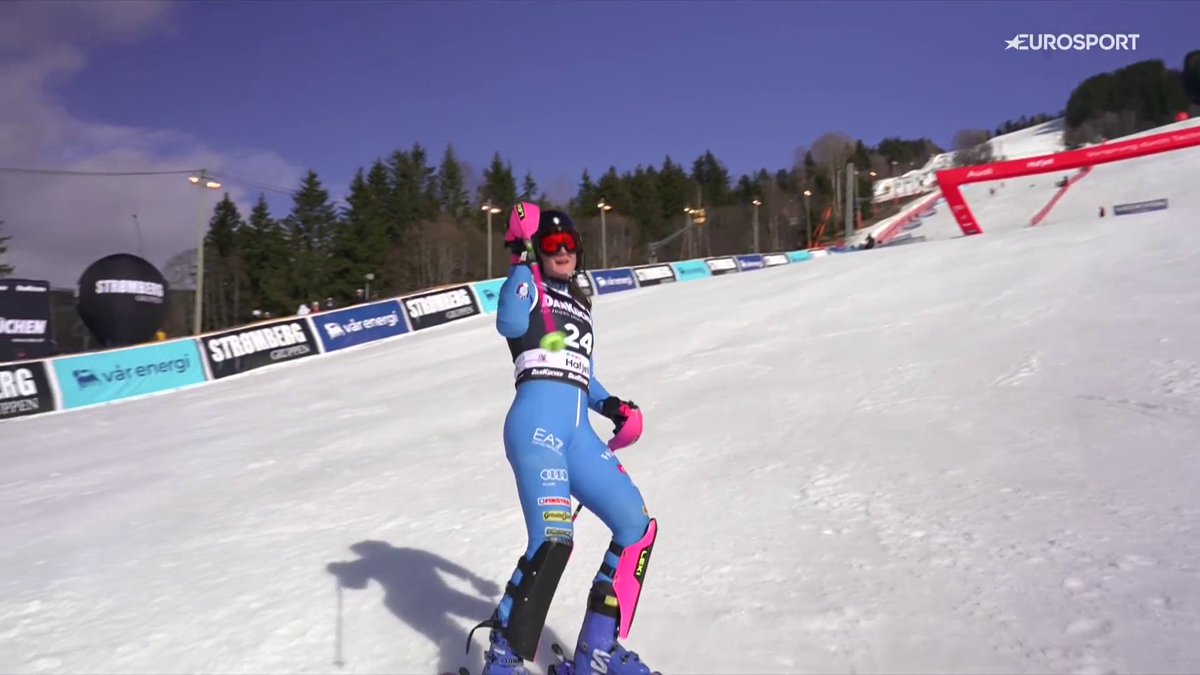 Il futuro รจ suo: la campionessa del mondo juniores di specialitร Anna Trocker ha disputato un super slalom alla Finali di Hafjell, chiudendo al 9ยฐ posto โจ L'azzurra ha timbrato cosรฌ il miglior tempo della seconda manche raccogliendo, alla sesta apparizione, i primi punti della sua carriera nel massimo circuito internazionale ๐ #WinterSport #AlpineSkiing #SciAlpino #FISAlpine #Trocker