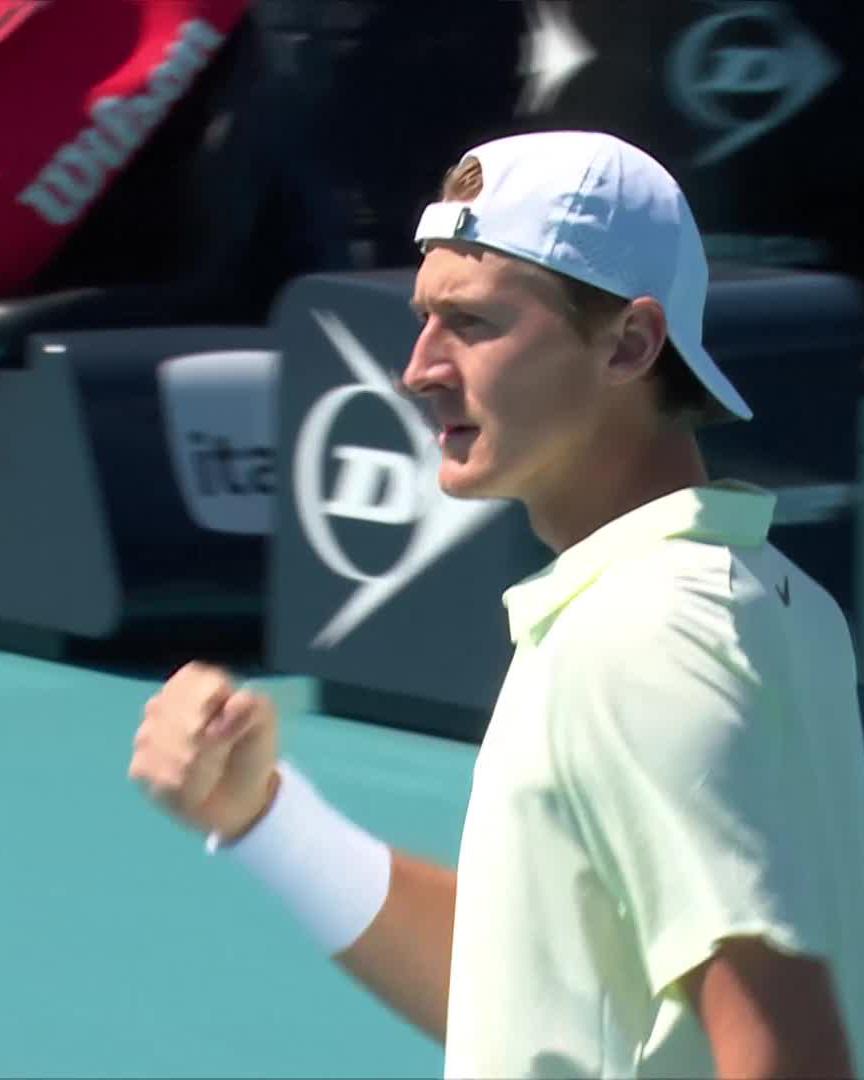 Lights out tennis ⚡️ After defeating Alcaraz, Sebi Korda takes the opener 6-2 vs Landaluce #MiamiOpen