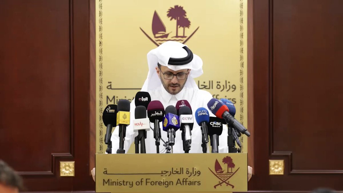 نستذكر اليوم شهداء الواجب، الذين ارتقوا من أبطال قواتنا المسلحة، وإخوانهم في القوات المشتركة القطرية التركية. وكلنا فخر واعتزاز بمنتسبي القوات المسلحة والأجهزة الأمنية، الذين يقفون يوميًا على خطوط الخطر، حاملين أرواحهم على أكفهم، إيمانًا برسالتهم في حماية الوطن وصون أمنه. تقبل الله الشهداء، وحفظ قطر برجالها الأوفياء.