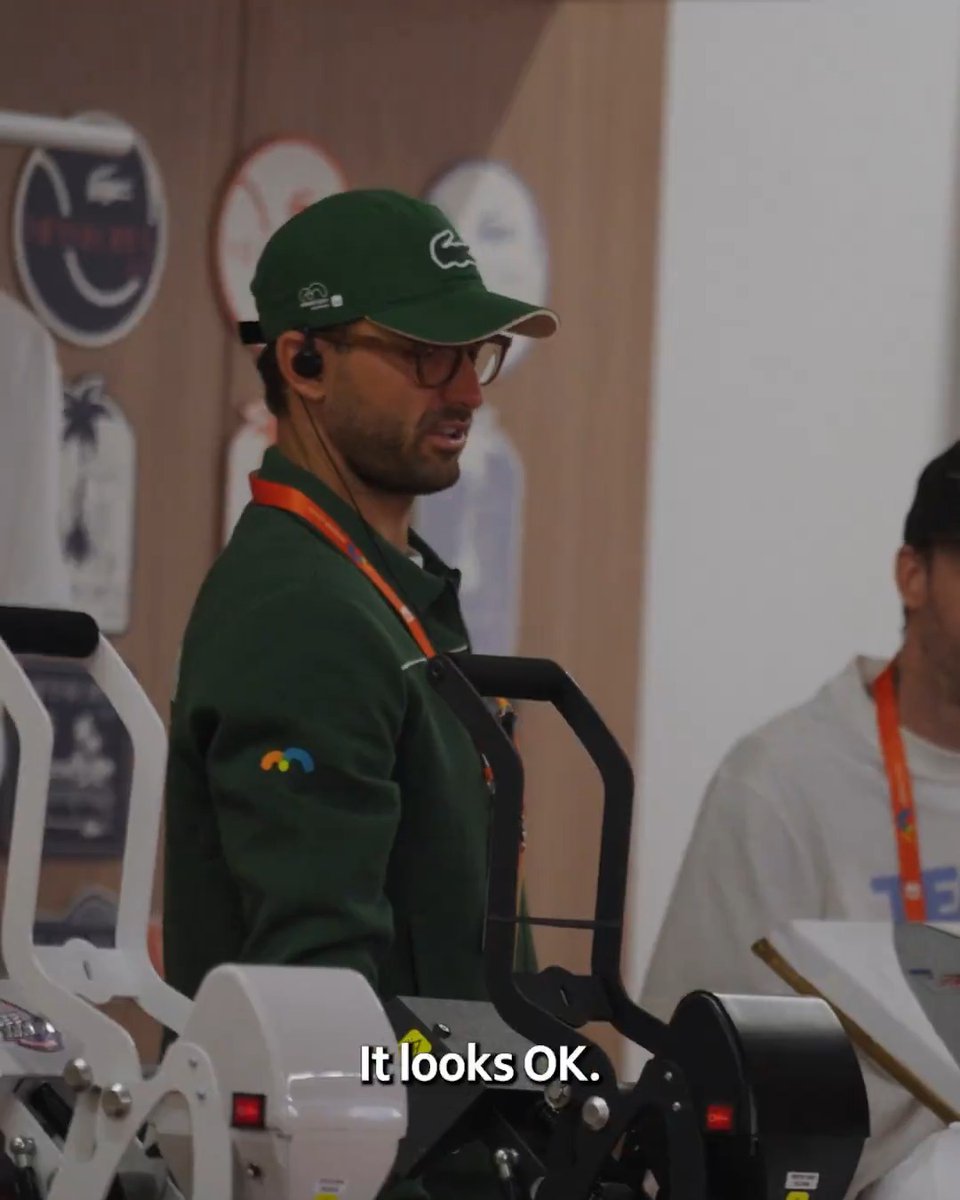 ATP and WTA Players go undercover at Miami Open Pegula as a waitress: "Am I from Peleton? Oh!" Jasmine Paolini as a t-shirt vendor: "How much do you have? You can take it if you like it" Also Fritz going unnoticed in America is crazy 😭😭😭😭😭