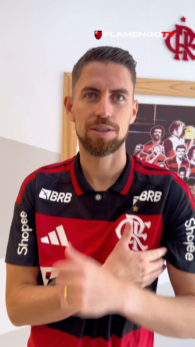 O Arrascaeta acertando de primeira até um barulho de aperto de mão O cara é mágico mesmo KKKKKK