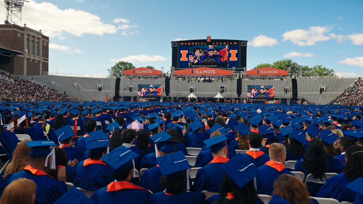 An Illinois degree continues to deliver. 🎓 93% of our graduates secured their next step within 6 months — with strong salaries, hands-on experience, and real pathways to opportunity. Hard work (and Illinois experience) pays off. 🔸🔹