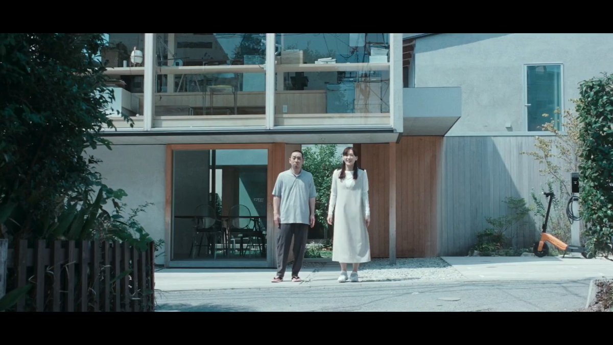 ⧉ #是枝裕和 監督最新作『#箱の中の羊』 息子を亡くした夫婦が 迎え入れたのは、ヒューマノイドでした 「ただいま」 「おかえり」 #綾瀬はるか #大悟（千鳥） #桒木里夢 #清野菜名 #寛一郎 #柊木陽太 #角田晃広 #野呂佳代 #星野真里 #中島歩 #余貴美子 #田中泯 𝟓月𝟐𝟗日(金)公開🐑