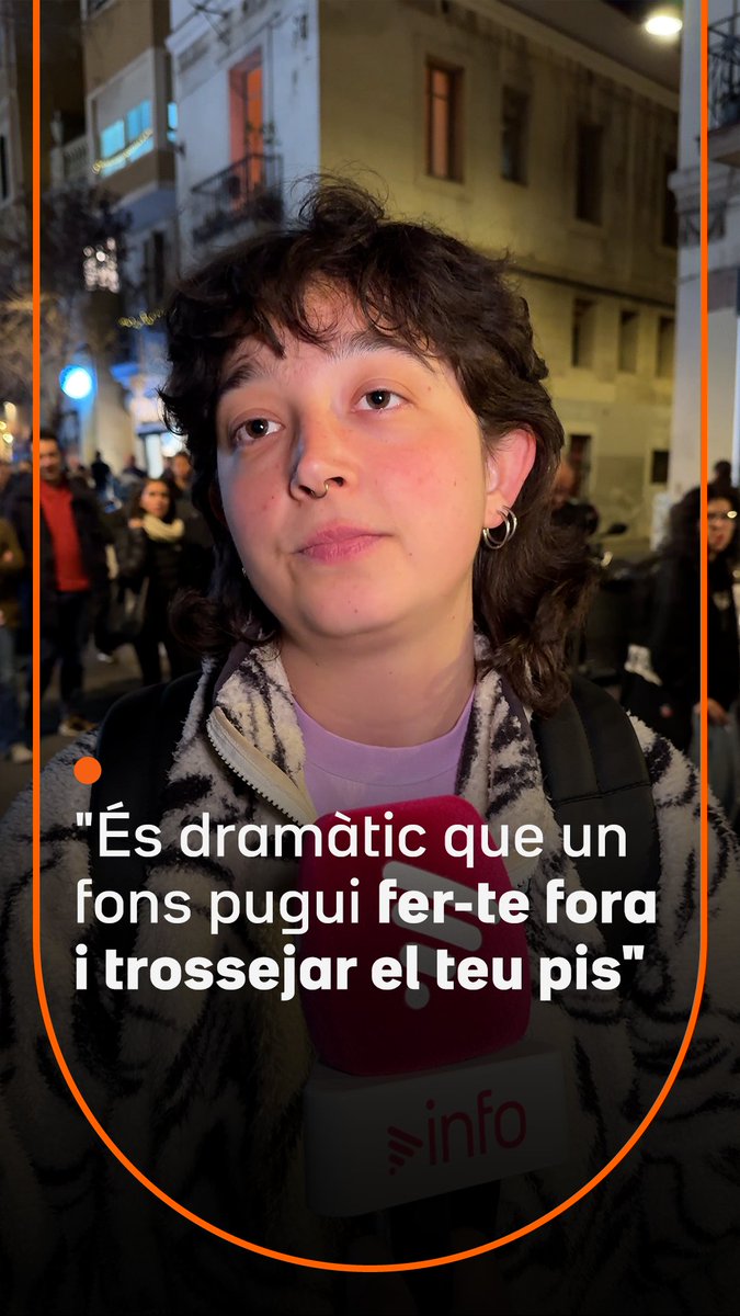 "És dramàtic que un fons d’inversió pugui fer-te fora i trossejar el teu pis." Desplegament veïnal a Gràcia amb concerts i una acampada nocturna per impedir el desnonament d’un veí del bloc Sant Agustí que una empresa va comprar per fer-hi colivings