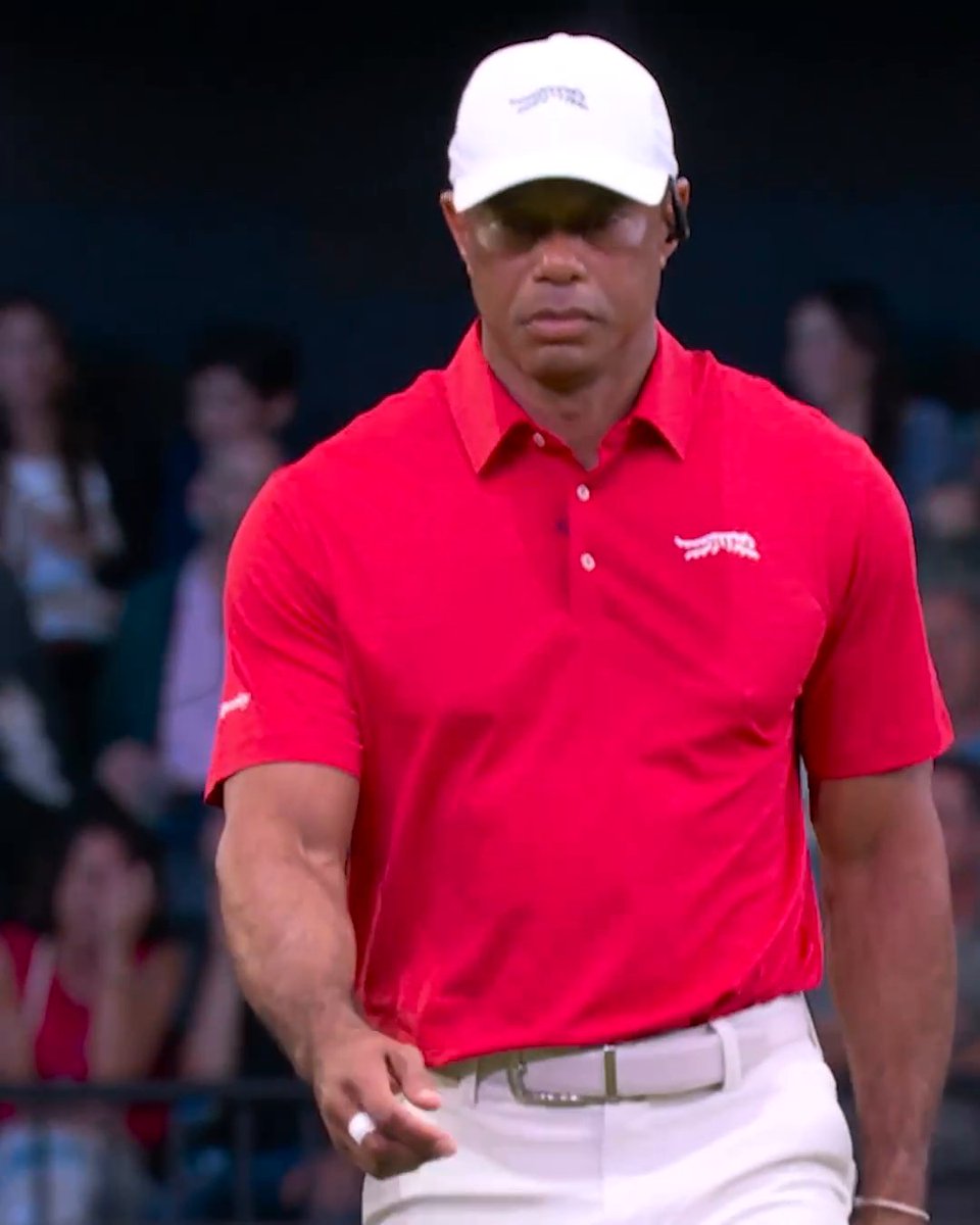 Brutal lip-out for Tiger on this four-footer 🫣