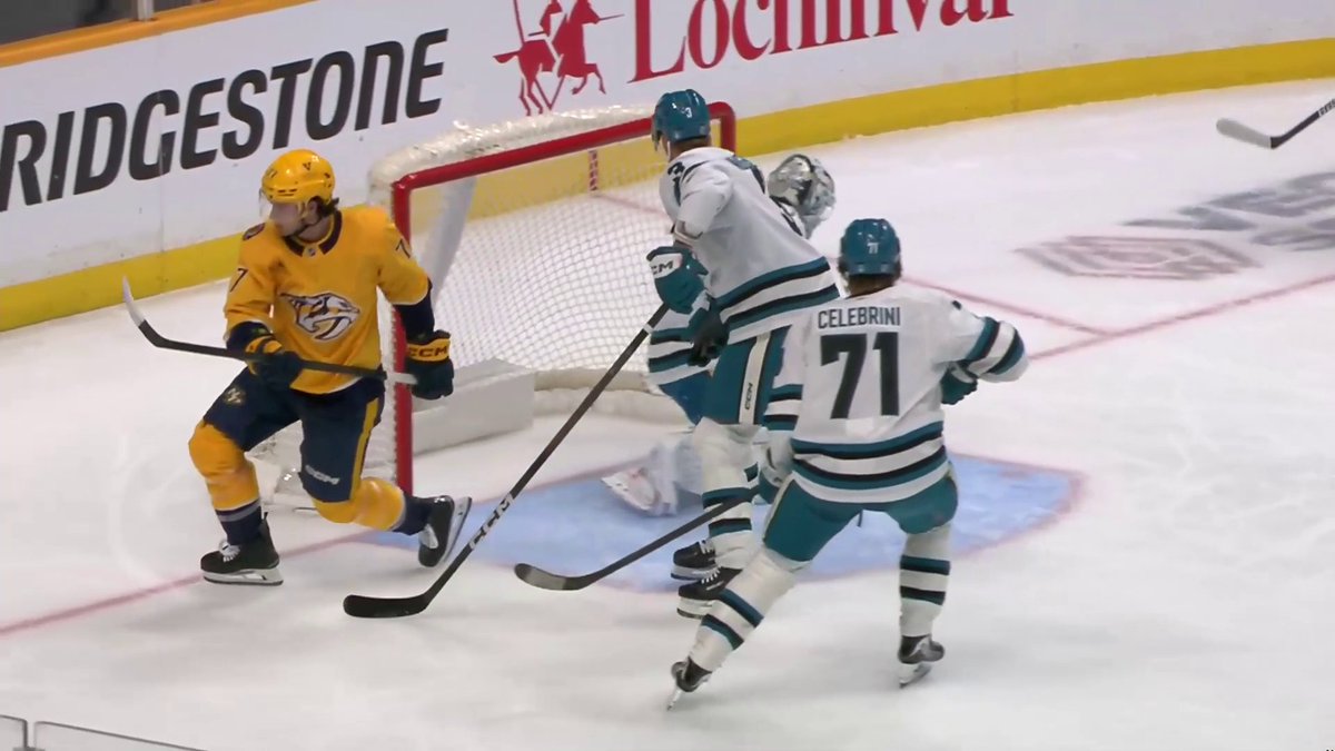 The Nashville Predators have scored five, yes FIVE, goals in the opening 20 minutes! 🚨🚨🚨🚨🚨
