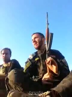 فيديو يبقى الاجمل عندما كانوا يشتموا السنة في معارك في غرب العراق هؤلاء الرافضة ولكن سقط عليهم مقذوف وفتتهم تفتيت وهم يقذفوا الأعراض