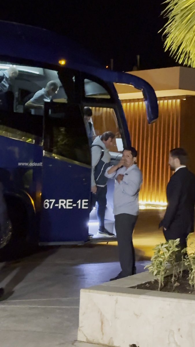 Ha llegado Portugal a México. Aterrizaron y concentrarán en Cancún hasta el jueves por la noche. La razón es para acoplarse al clima y altura de México antes de jugar en CDMX.