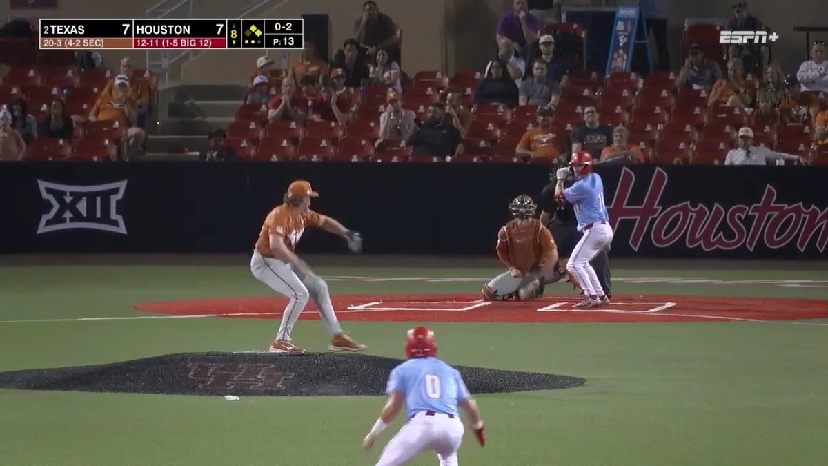 COOGS TAKE THE LEAD 😤 Tyler Cox with the RBI to put Houston Baseball on top in the 8th over Texas! #NCAABaseball x 🎥 ESPN+