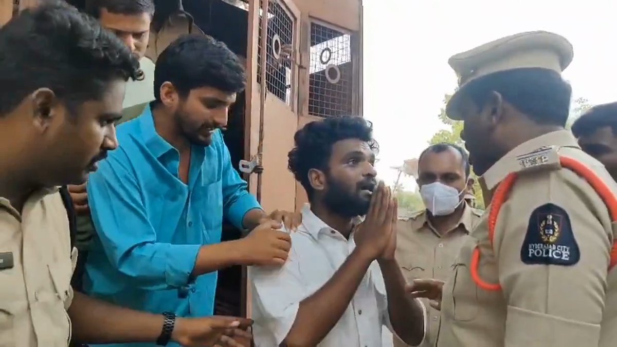 అసెంబ్లీ ముట్టడికి వచ్చారు అనుకోని క్యాటరింగ్ కి వెళ్తున్న యువకులను అరెస్ట్ చేసిన పోలీసులు.. పోలీసుల తీరు పట్ల యువకుల ఆవేదన 😭