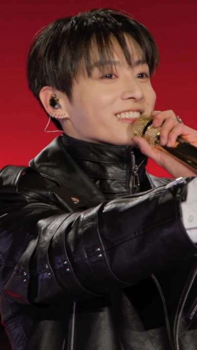 Jung Kook alert #BTSLiveonNetflix #BTS_ARIRANG
