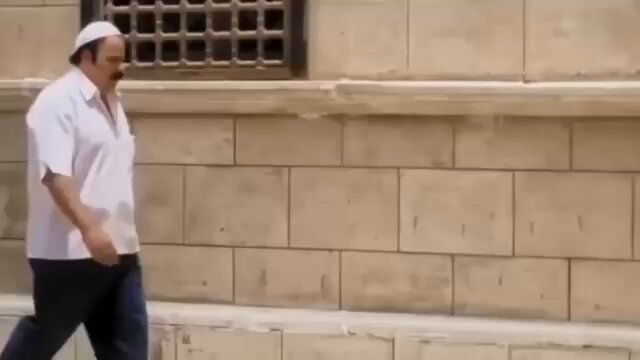 بتكلم مديرك في الشغل عشان تاخد أجازه هو