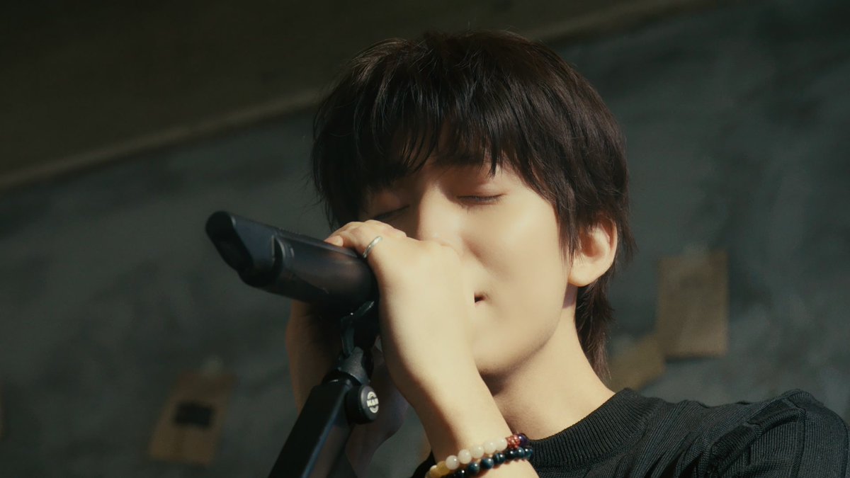 SF9 Special Album [𝑨𝒃𝒐𝒖𝒕 𝑳𝒐𝒗𝒆] Live Video : Love Comes Slowly SF9 에스에프나인 About_Love Love_Comes_Slowly